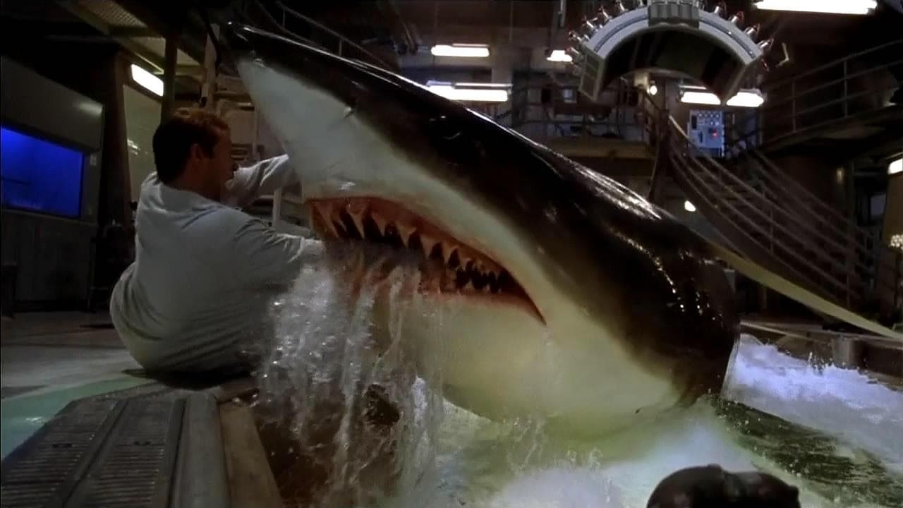 Deep Blue Sea (1999) Still 2